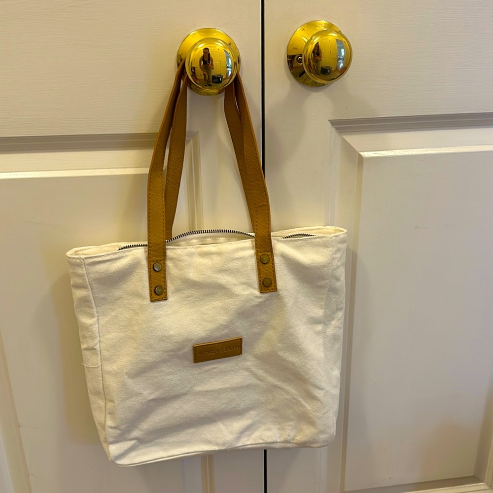 Cozy earth white over the shoulder bag with attachable long strap